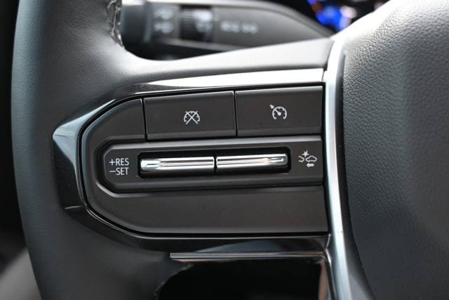 Used 2025 Chevrolet Colorado ZR2 w/ Technology Package AWD/4WD image 37