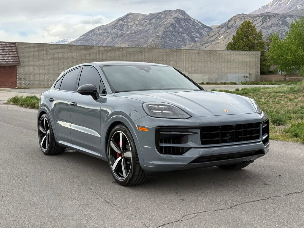 Used 2026 Porsche Cayenne S AWD/4WD image 1