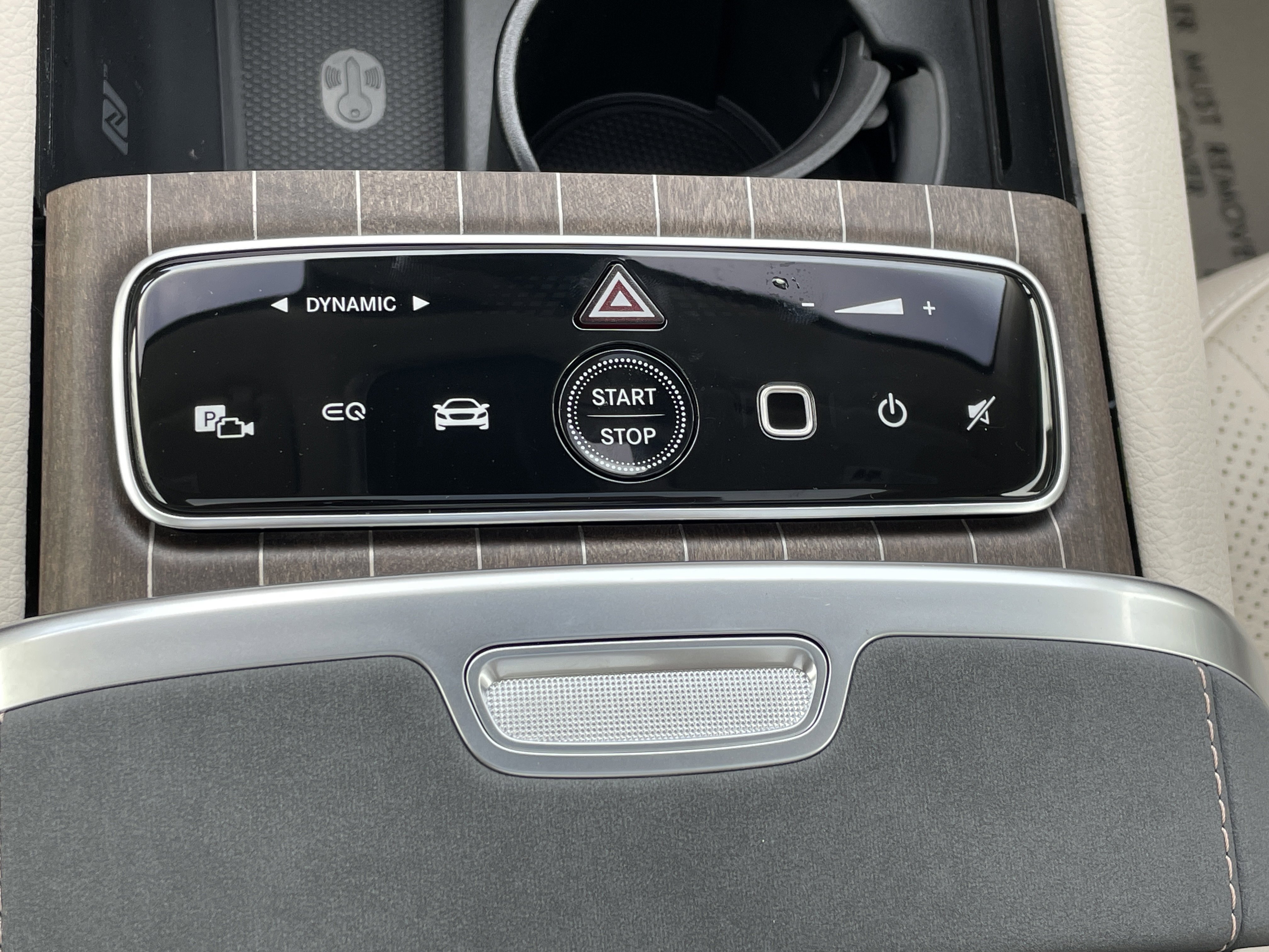 New 2026 Mercedes-Benz EQS 400 4MATIC SUV image 33