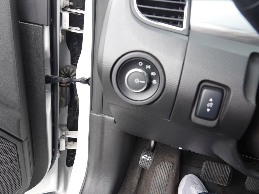 Used 2017 Ford Taurus SEL w/ Equipment Group 201A image 14