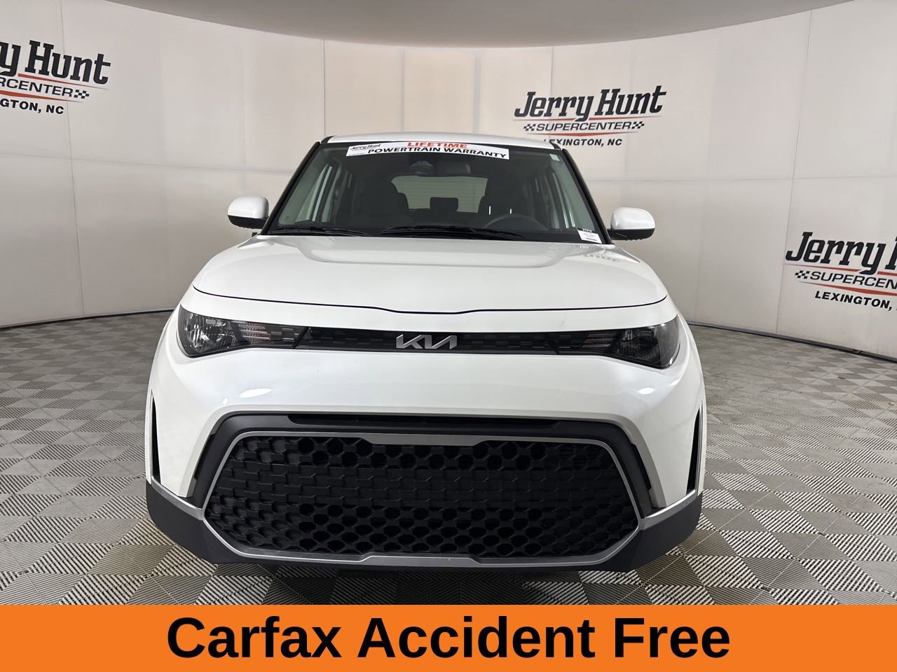 Used 2025 Kia Soul LX w/ LX Technology Package image 3