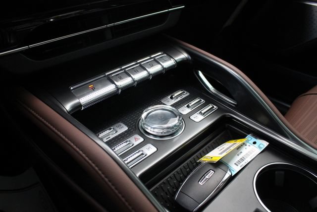 New 2026 Lincoln Nautilus Reserve AWD/4WD image 19