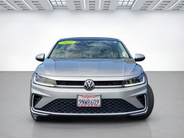 Used 2025 Volkswagen Jetta SE FWD image 2