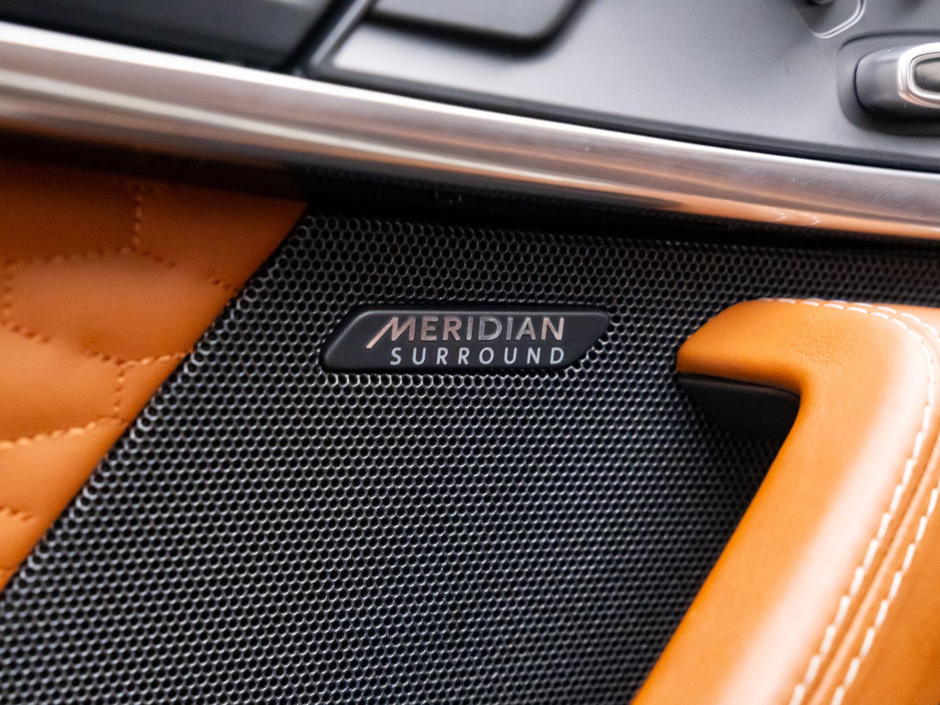 Used 2023 Jaguar F-TYPE R image 15