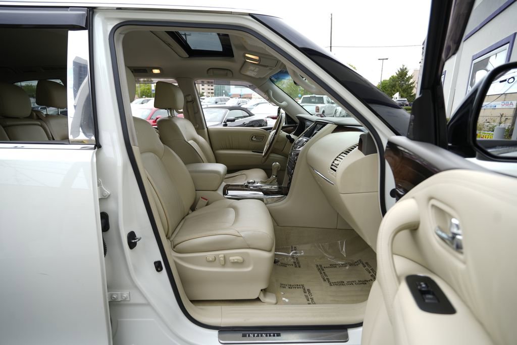 Used 2012 INFINITI QX56 4WD w/ Deluxe Touring Pkg image 33
