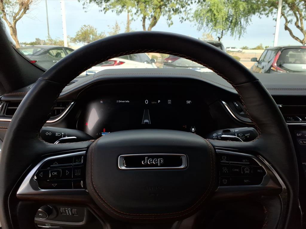 Used 2025 Jeep Grand Cherokee Summit image 19