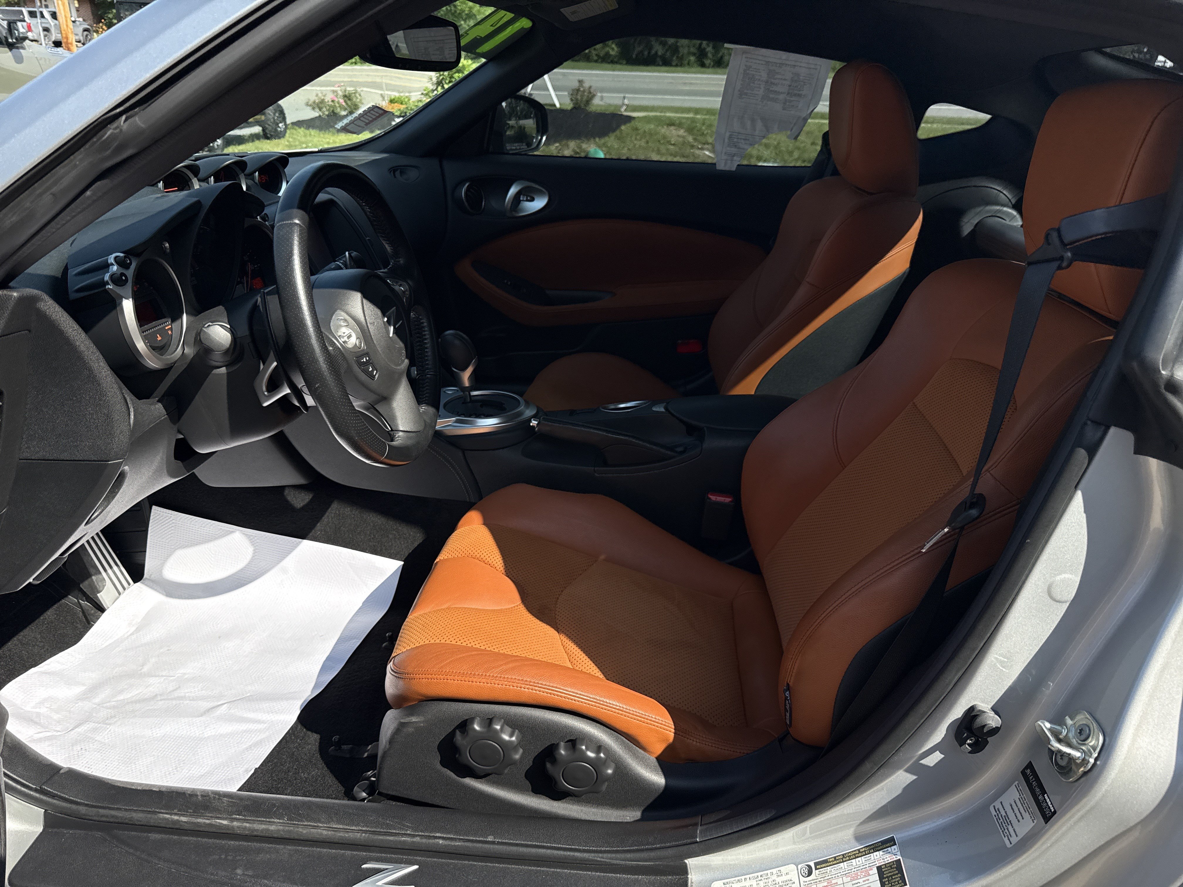 Used 2014 Nissan 370Z Touring w/ Sport Package RWD image 12