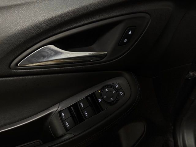 Used 2025 Buick Encore GX Sport Touring image 11