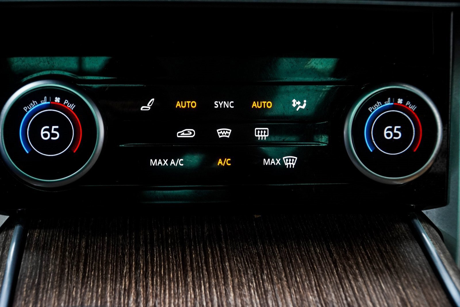 Used 2023 Land Rover Range Rover SE image 20