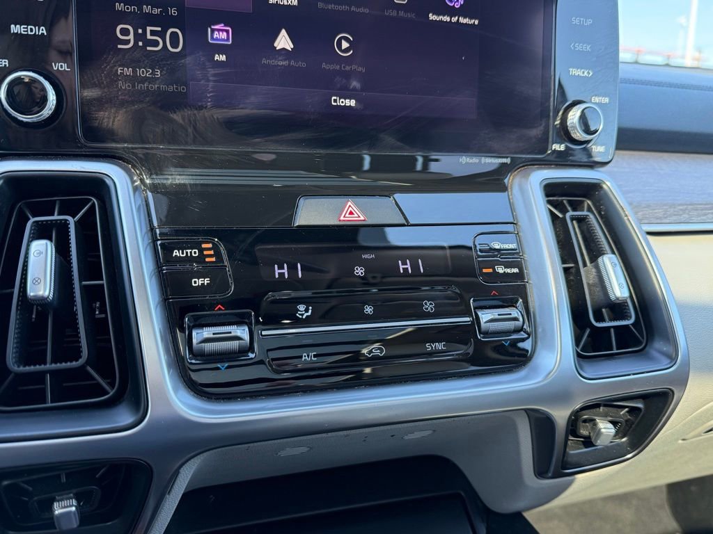 Used 2022 Kia Sorento EX w/ Panoramic Sunroof Package image 17