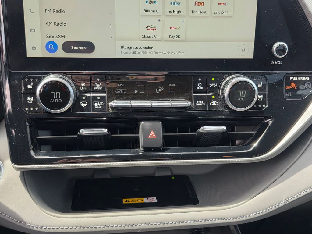 Used 2023 Toyota Highlander Platinum FWD image 23