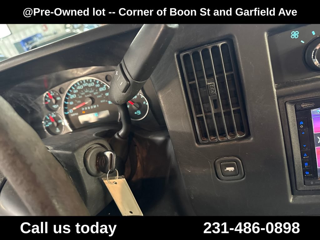 Used 2013 Chevrolet Express 2500 RWD image 25