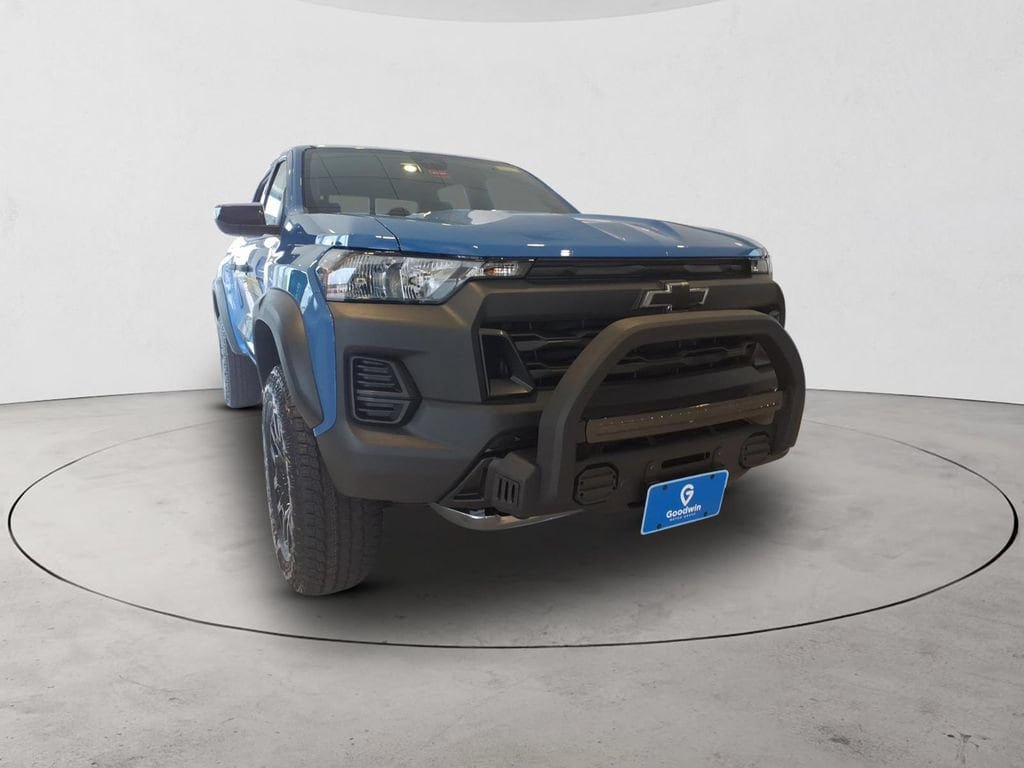 New 2026 Chevrolet Colorado Trail Boss w/ Off-Road Front Bumper Package AWD/4WD image 4