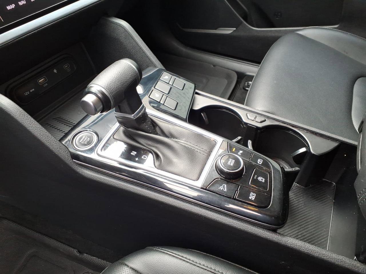 Used 2024 Kia Sportage EX image 11