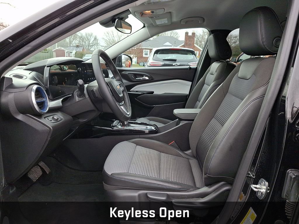 Used 2024 Chevrolet Trax LT w/ Driver Confidence Package image 16