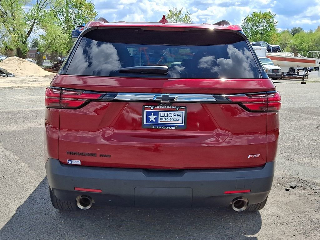 Used 2022 Chevrolet Traverse RS w/ LPO, Floor Liner Package AWD/4WD image 10