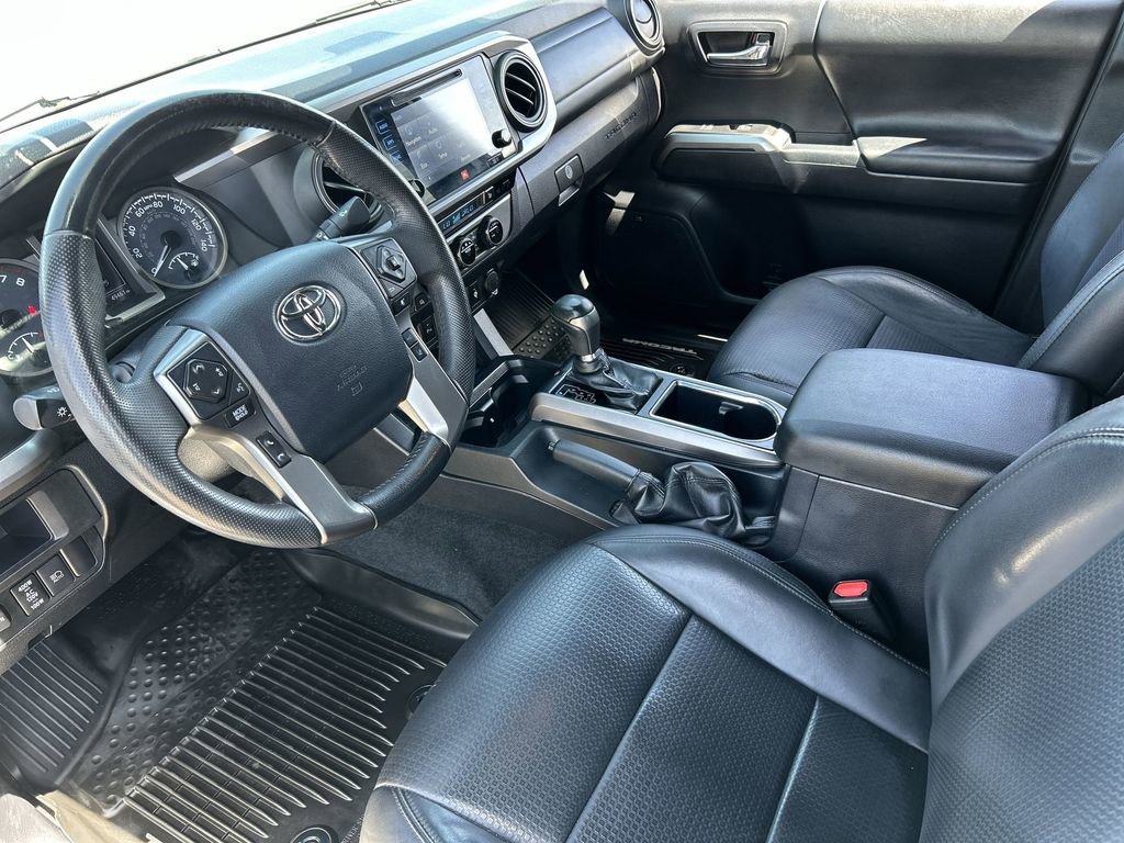 Used 2018 Toyota Tacoma Limited image 10