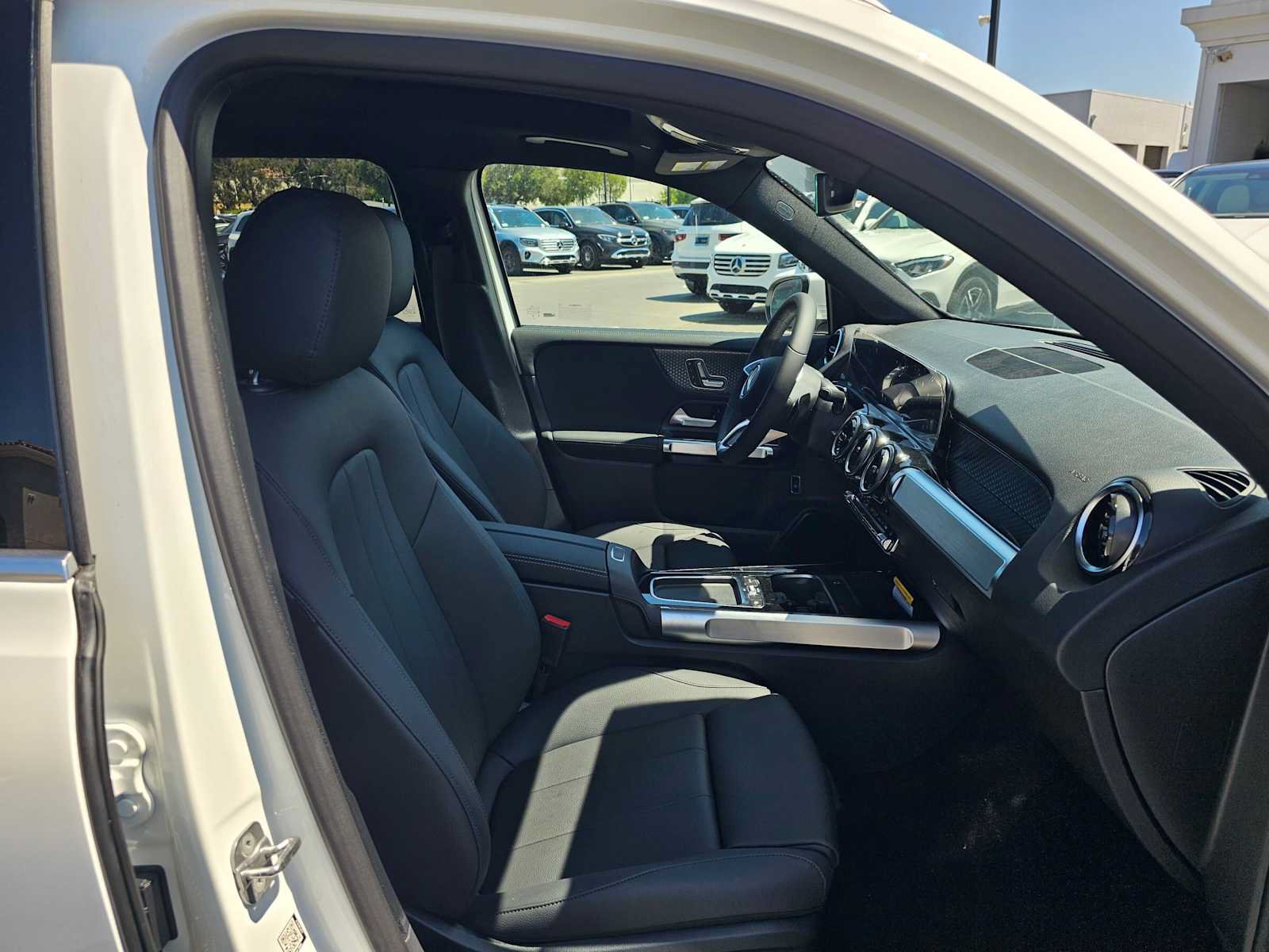 New 2026 Mercedes-Benz GLB 250 image 10