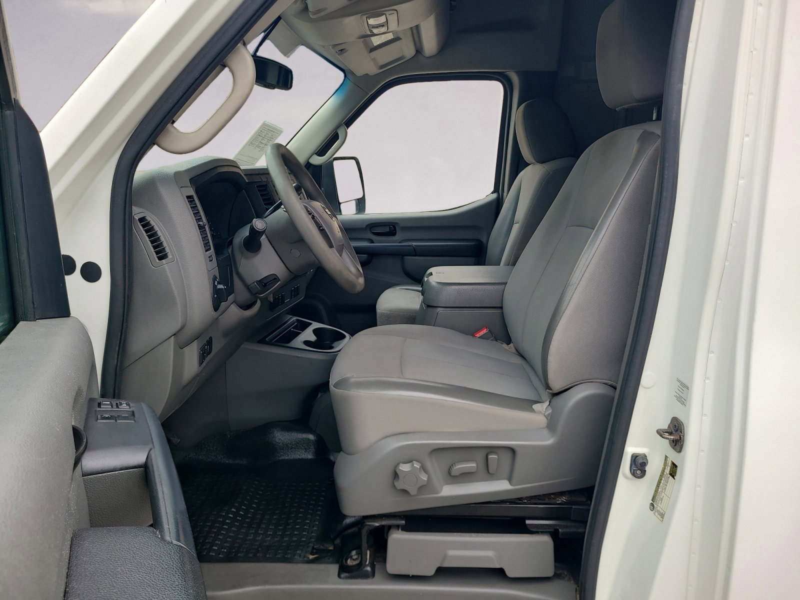 Used 2012 Nissan NV 2500 SV image 11