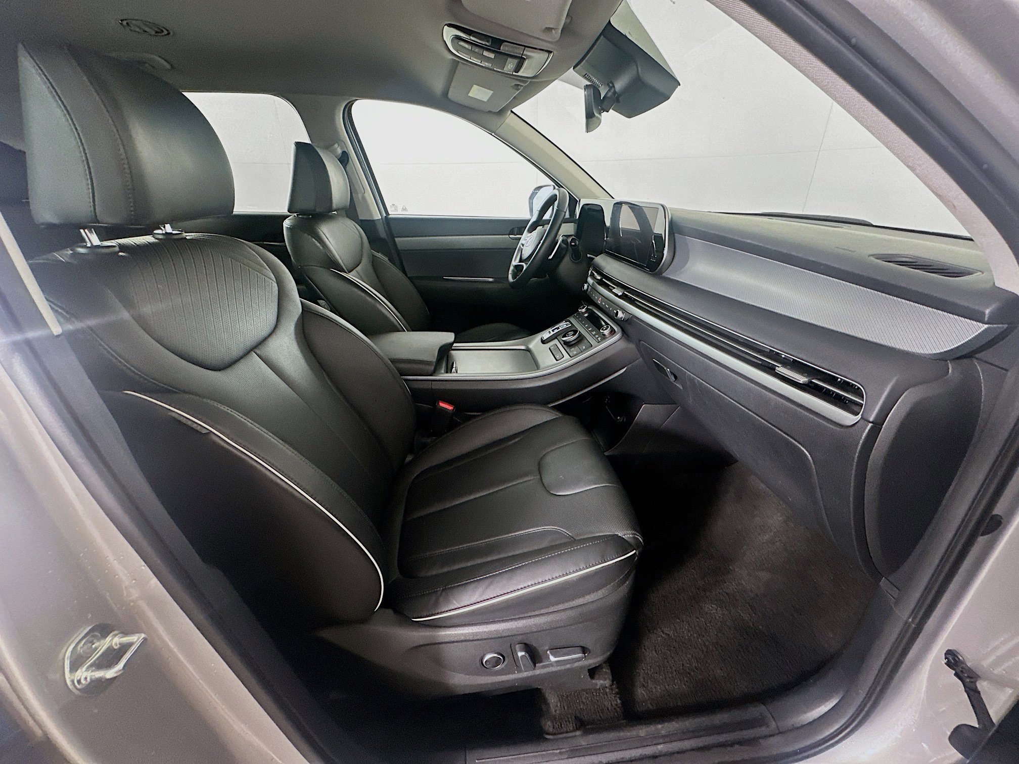 Used 2025 Hyundai Palisade SEL FWD image 34