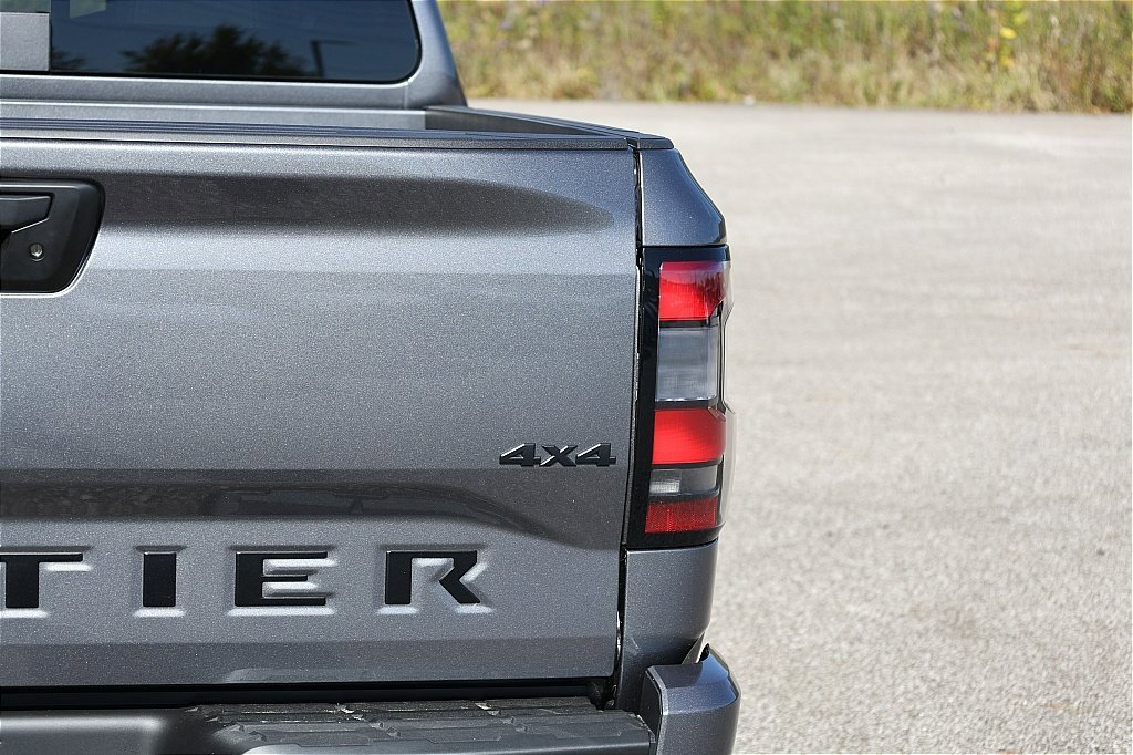 New 2026 Nissan Frontier SV w/ All-Weather Content Package image 7