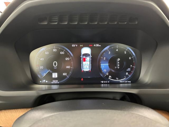 Used 2022 Volvo XC90 T5 Momentum image 25