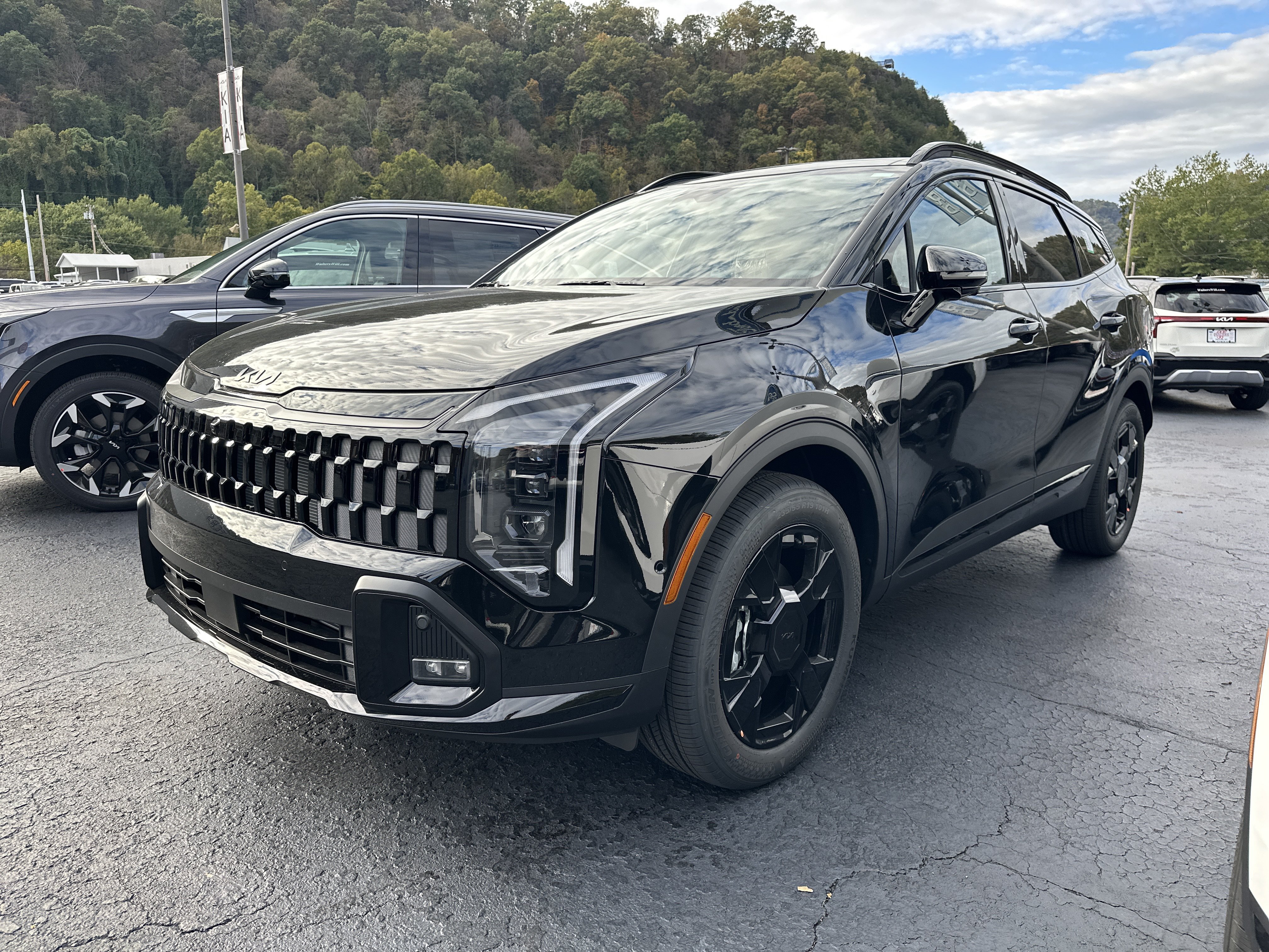 New 2026 Kia Sportage X-Line w/ X-Line Technology Package AWD/4WD image 3