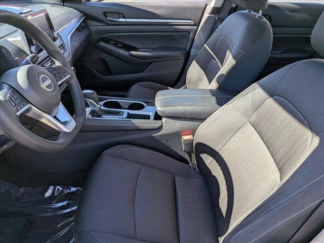 Used 2023 Nissan Altima 2.5 SV FWD image 16