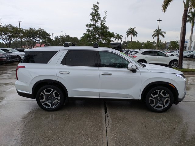 Used 2025 Hyundai Palisade Limited image 3