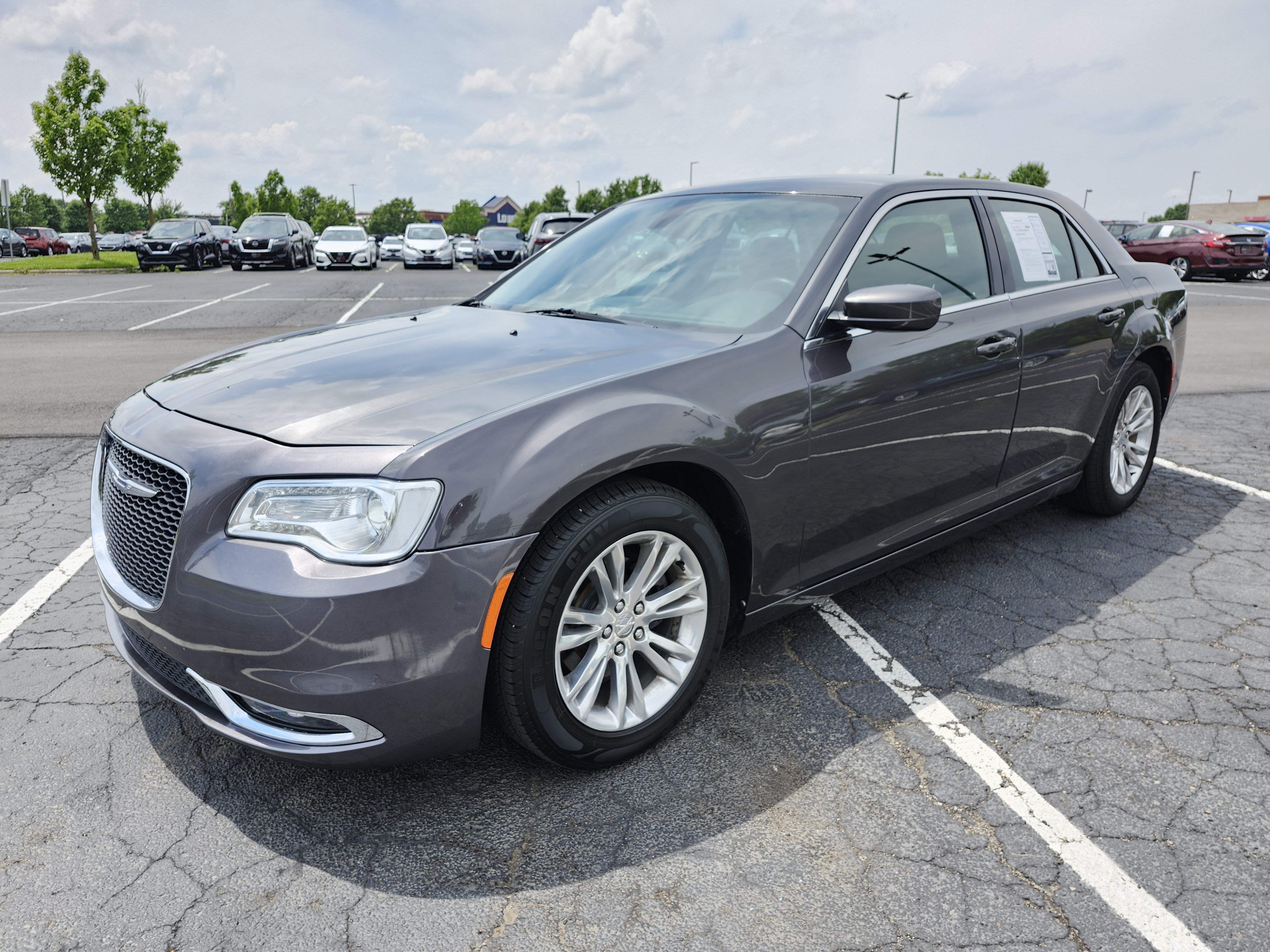 Used 2018 Chrysler 300 Touring w/ Driver Convenience Group RWD image 11