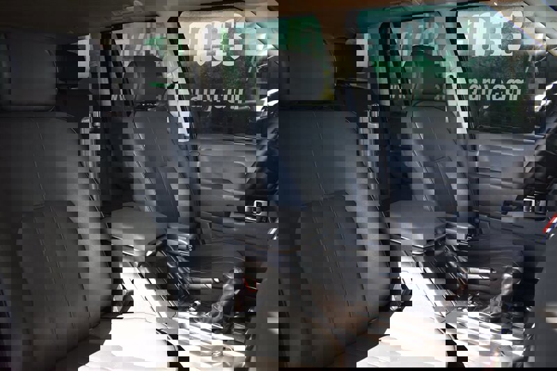 Used 2005 Land Rover Range Rover HSE image 37