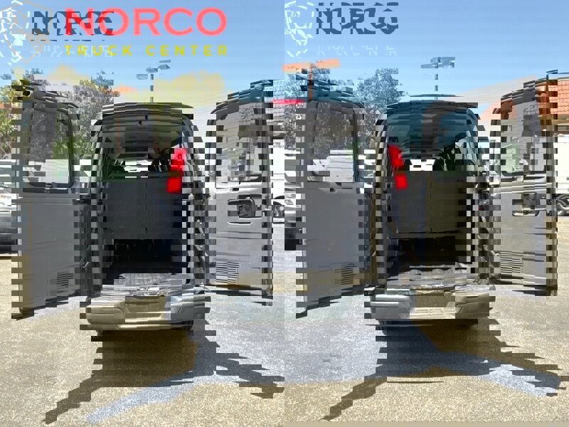 Used 2014 Chevrolet Express 3500 LS image 12