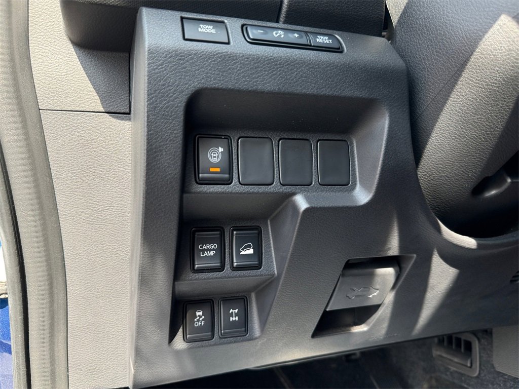 Used 2023 Nissan Frontier PRO-4X w/ Technology Package image 31