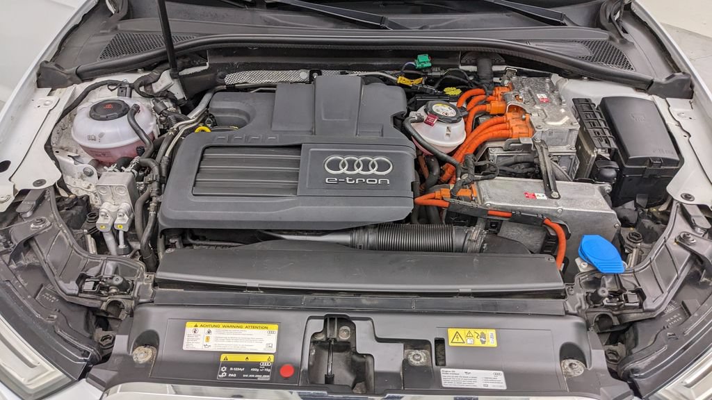 Used 2018 Audi A3 e-tron Prestige w/ Prestige Package FWD image 43