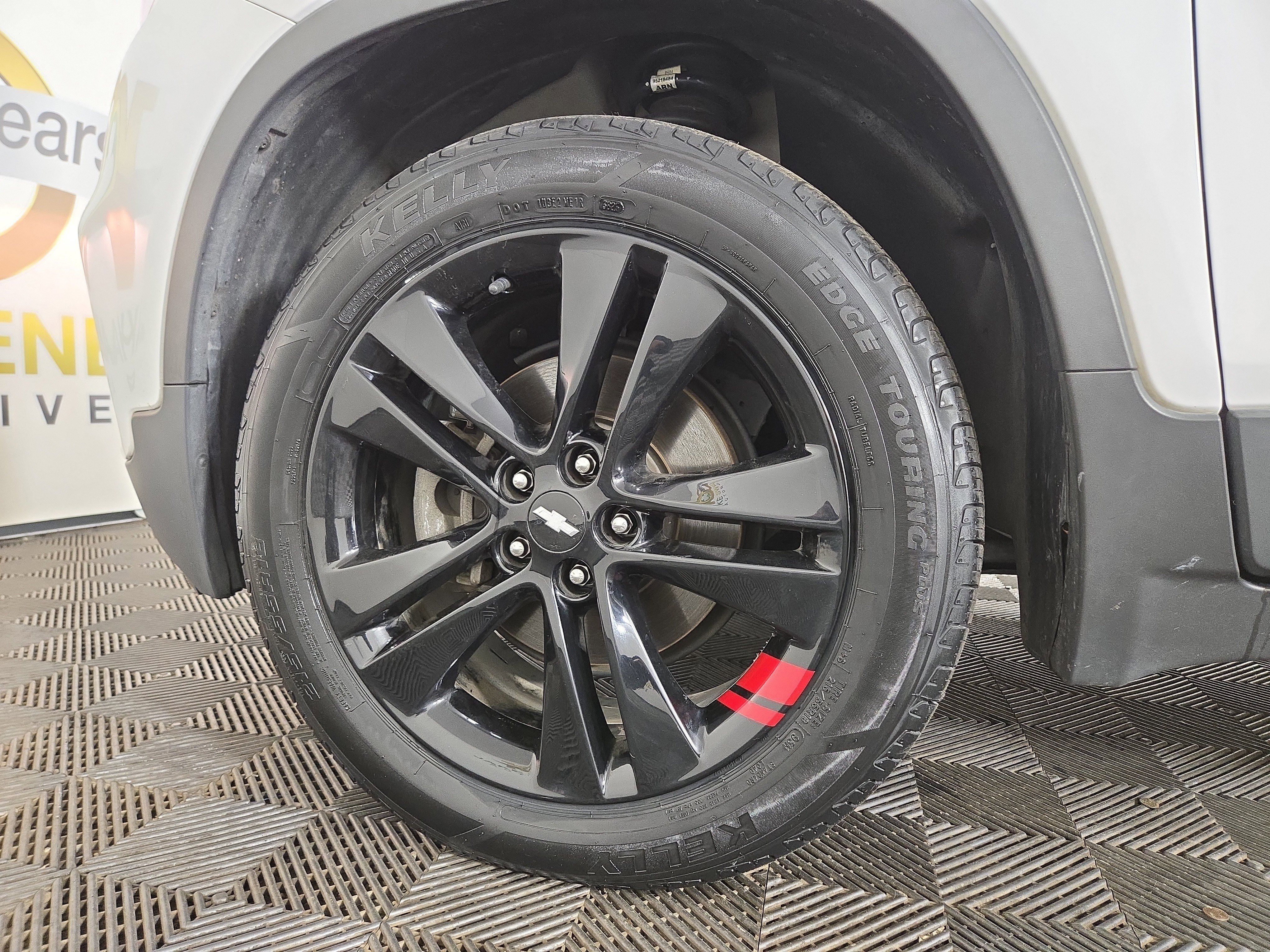 Used 2019 Chevrolet Trax LT w/ Redline Edition image 32