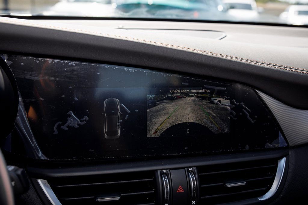 New 2025 Alfa Romeo Giulia w/ Driving Assist Package image 19