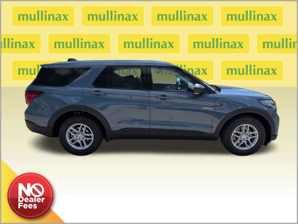 New 2026 Ford Explorer Active RWD image 2