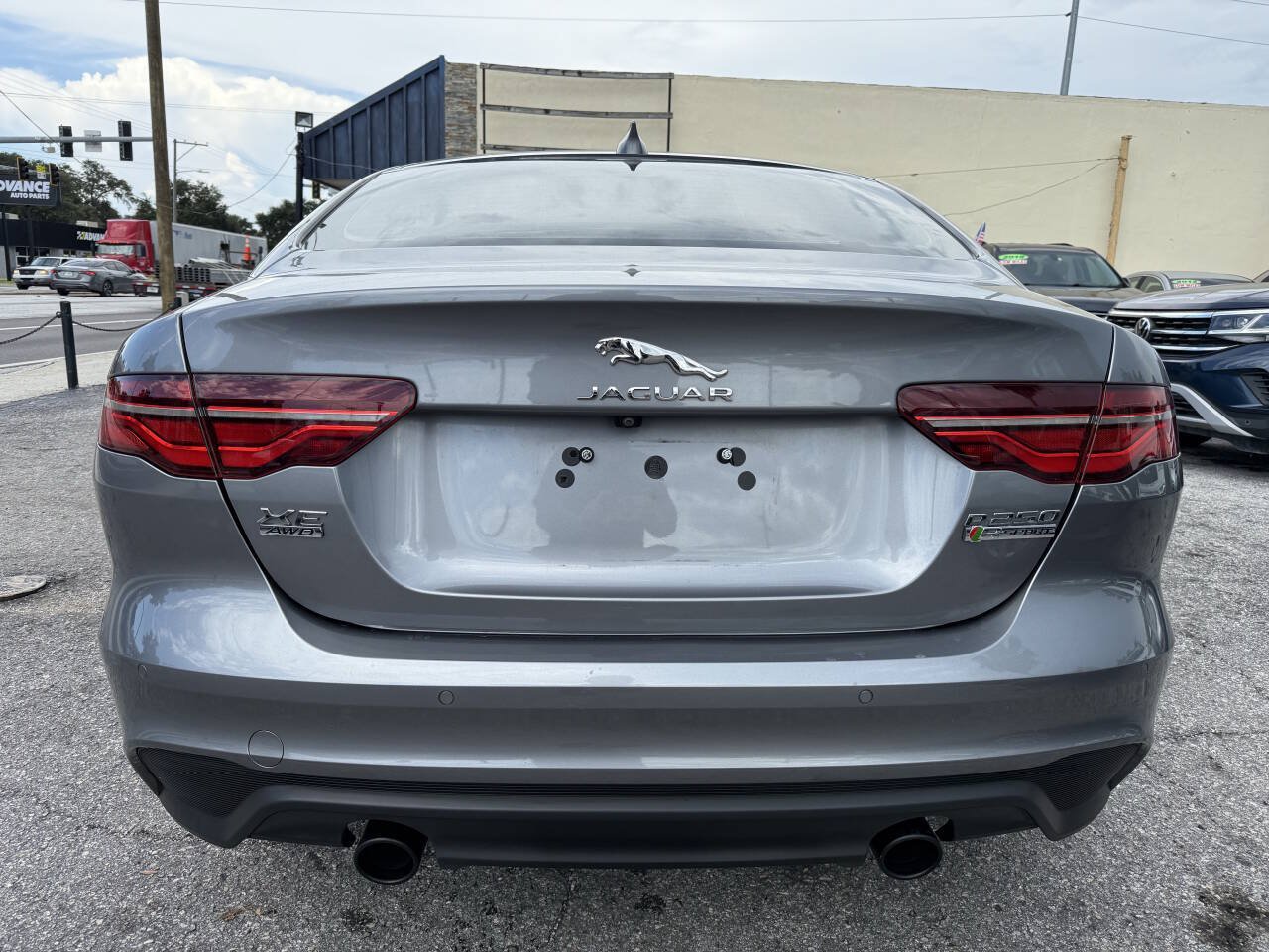 Used 2020 Jaguar XE S RWD image 6