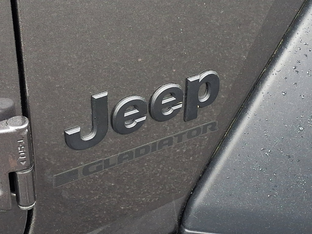 Used 2023 Jeep Gladiator Sport w/ Trailer Tow Package AWD/4WD image 16
