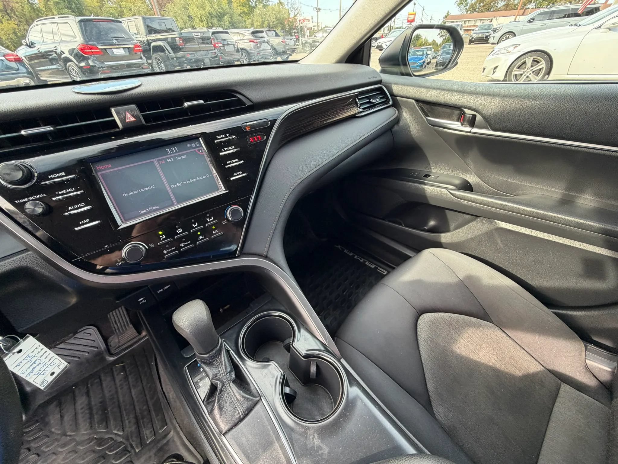 Used 2019 Toyota Camry LE FWD image 20