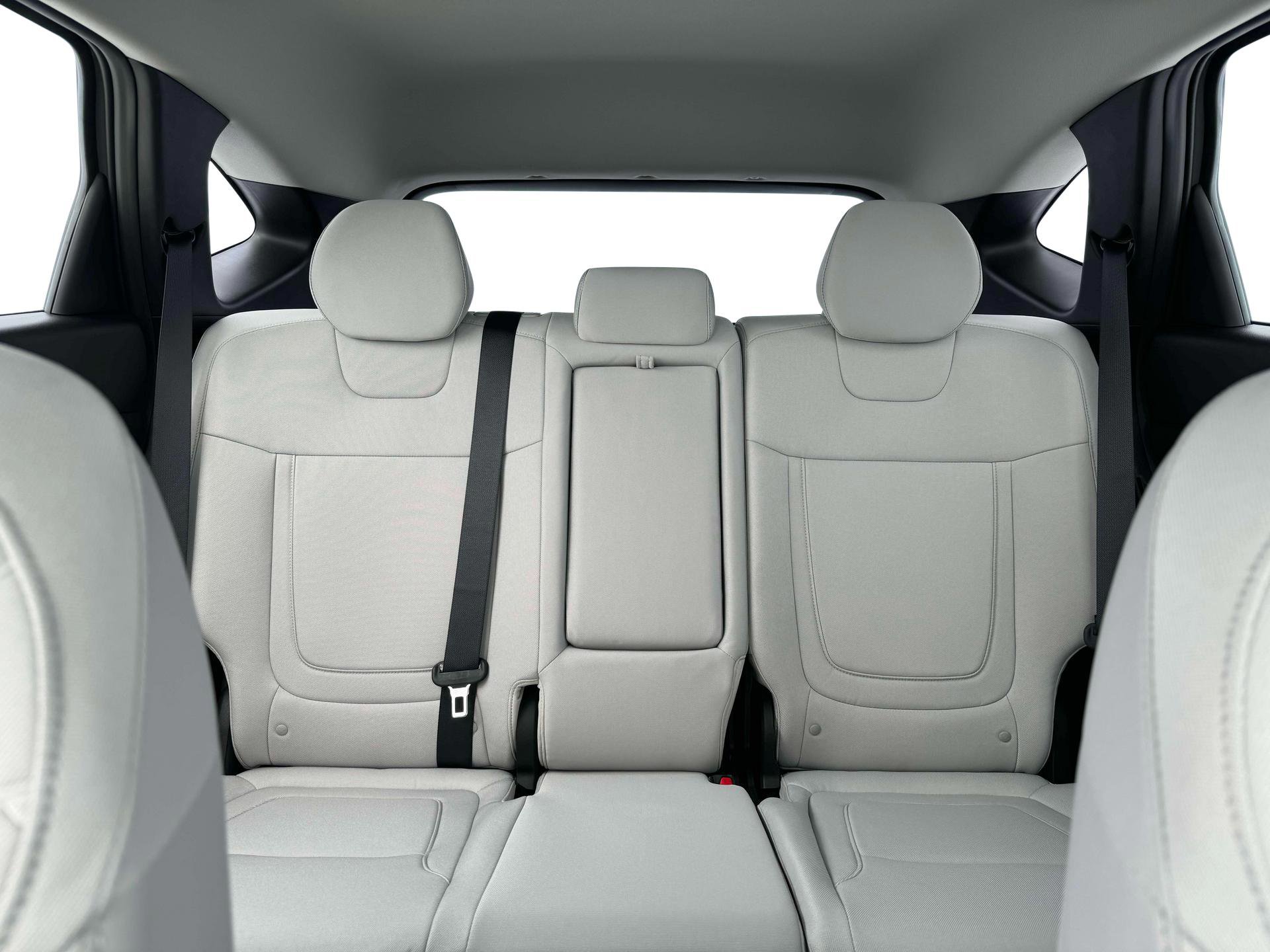 New 2025 Hyundai Tucson SE image 16