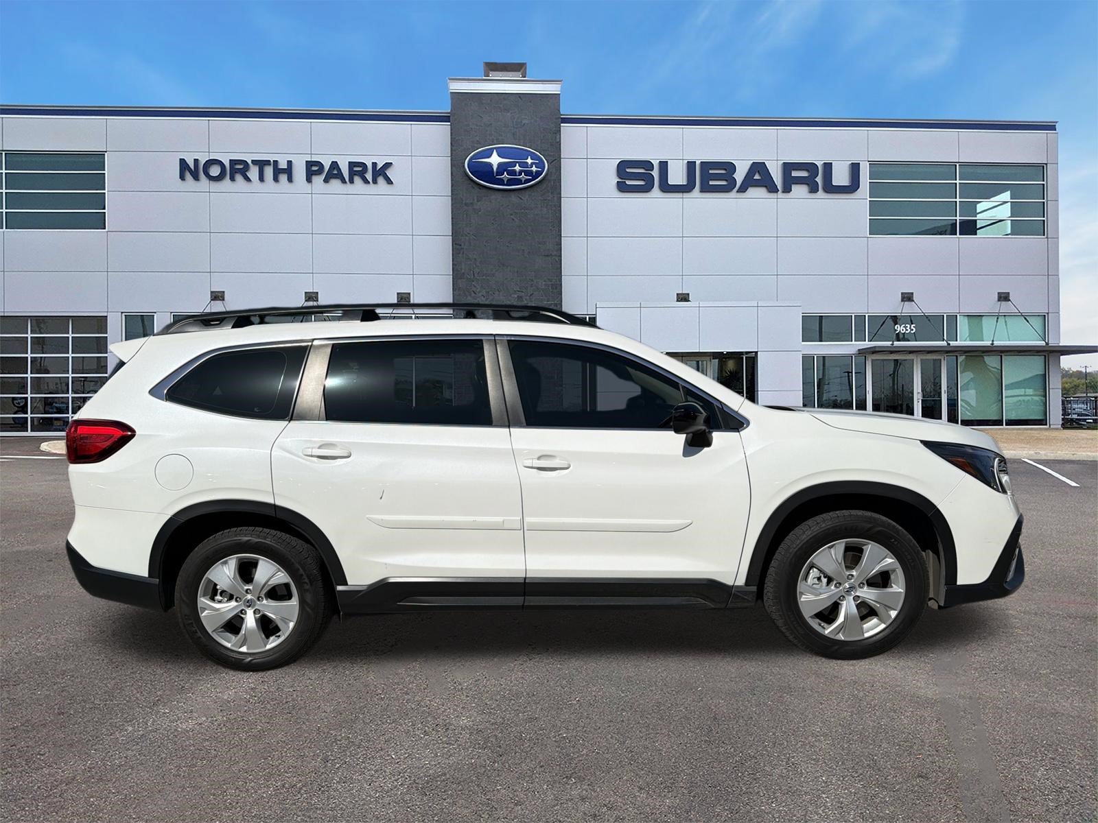 Certified 2023 Subaru Ascent 8-Passenger AWD/4WD image 2