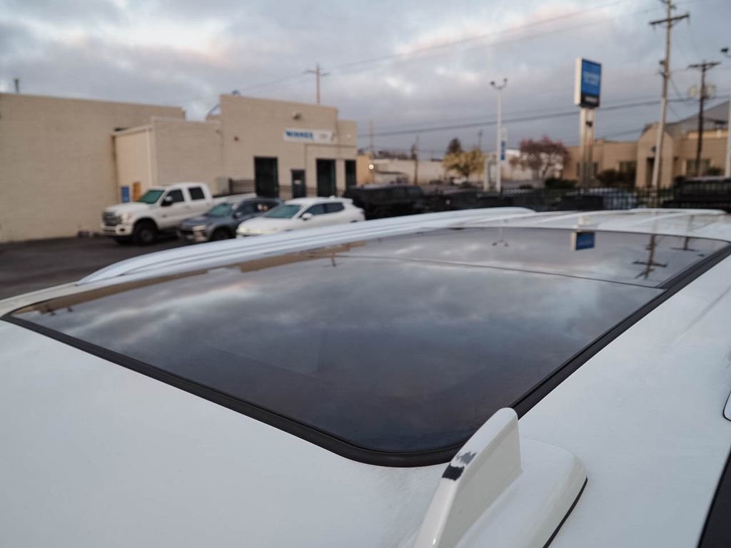 Used 2024 Chevrolet Tahoe Premier w/ Premium Package image 10