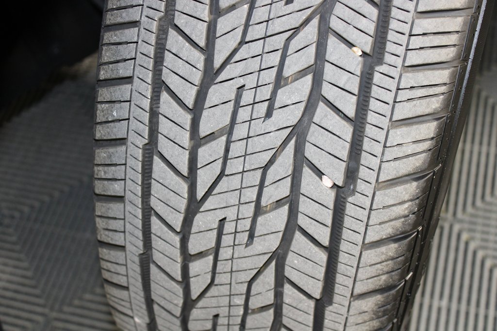 Used 2025 Chevrolet Traverse RS image 24