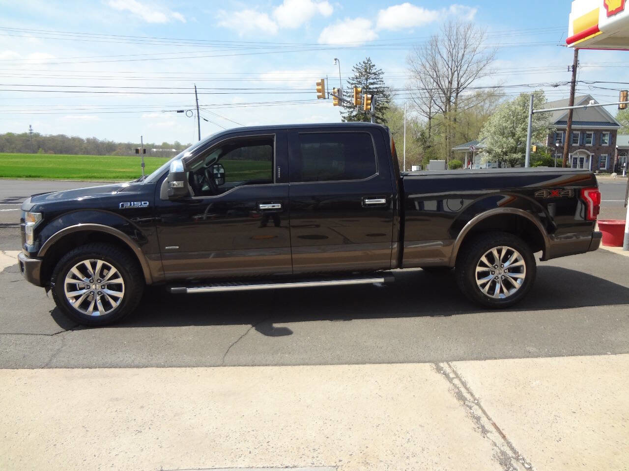 Used 2016 Ford F150 Lariat AWD/4WD image 3
