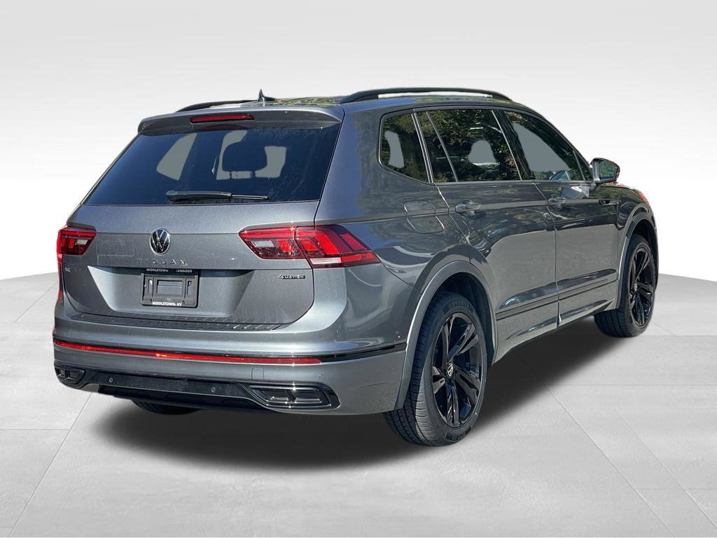 Used 2024 Volkswagen Tiguan SE R-Line AWD/4WD image 4