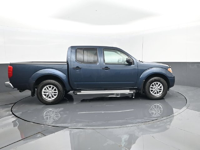 Used 2017 Nissan Frontier SV w/ SV Value Truck Package AWD/4WD image 4
