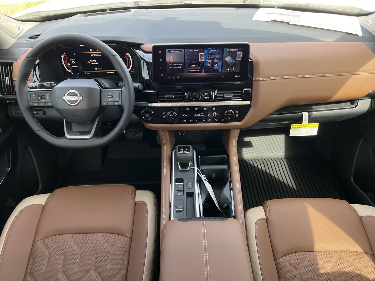 New 2026 Nissan Pathfinder Platinum FWD image 8