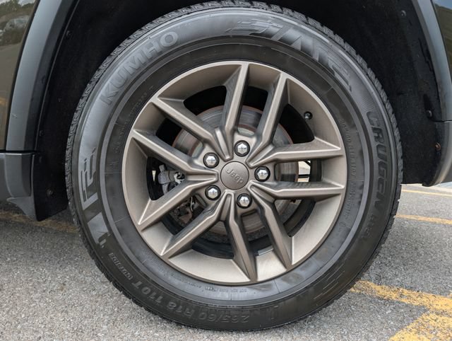 Used 2016 Jeep Grand Cherokee Laredo 75th Anniversary AWD/4WD image 9