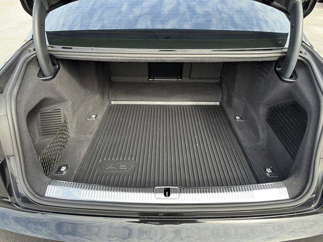 Used 2020 Audi A8 L 4.0T w/ Executive Package image 41